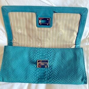 💕👛👌🏼Cole Haan Clutch in a muted Turquoise 🤩